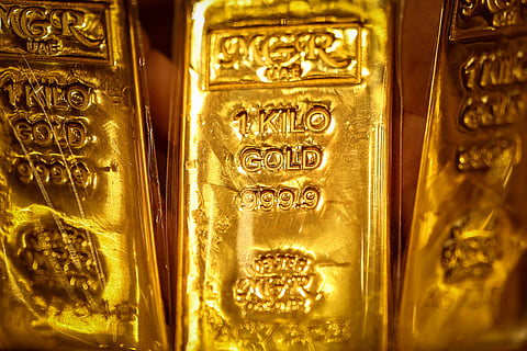 Market analysts say gold is still moving between two major forces: geopolitical uncertainty and central bank policy.