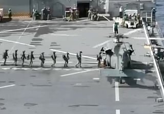 Video: US Marines board Iran-linked crude oil tanker