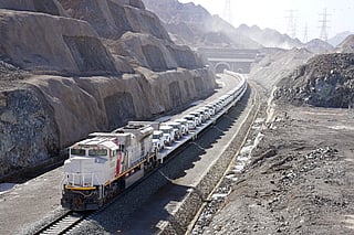 A shipment of Nissan vehicles transported by rail to Abu Dhabi marks a first for the UAE’s automotive logistics sector.