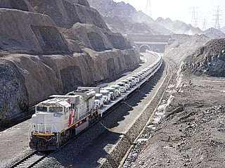 A shipment of Nissan vehicles transported by rail to Abu Dhabi marks a first for the UAE’s automotive logistics sector.