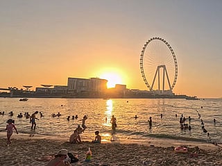 Temperatures are set to remain high, particularly inland, where highs could reach between 38°C and 43°C.