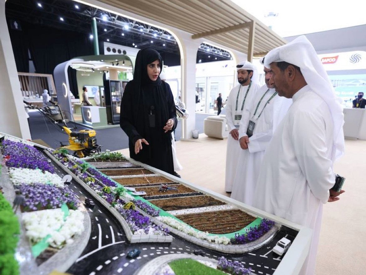 The initiative uses solar energy to raise soil temperatures to levels that eliminate plant diseases and weed seeds, reducing the need for chemical pesticides and limiting environmental impact. 