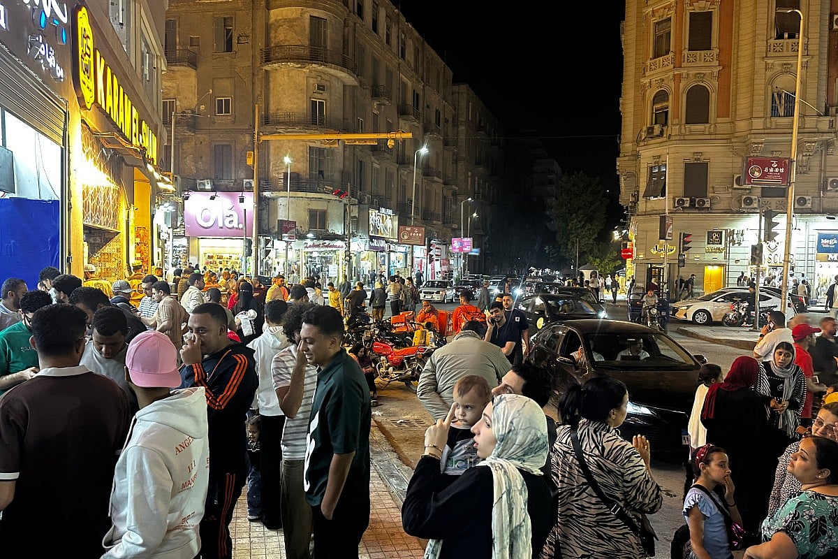 Cairo's night buzz returns as war-driven energy controls loosen