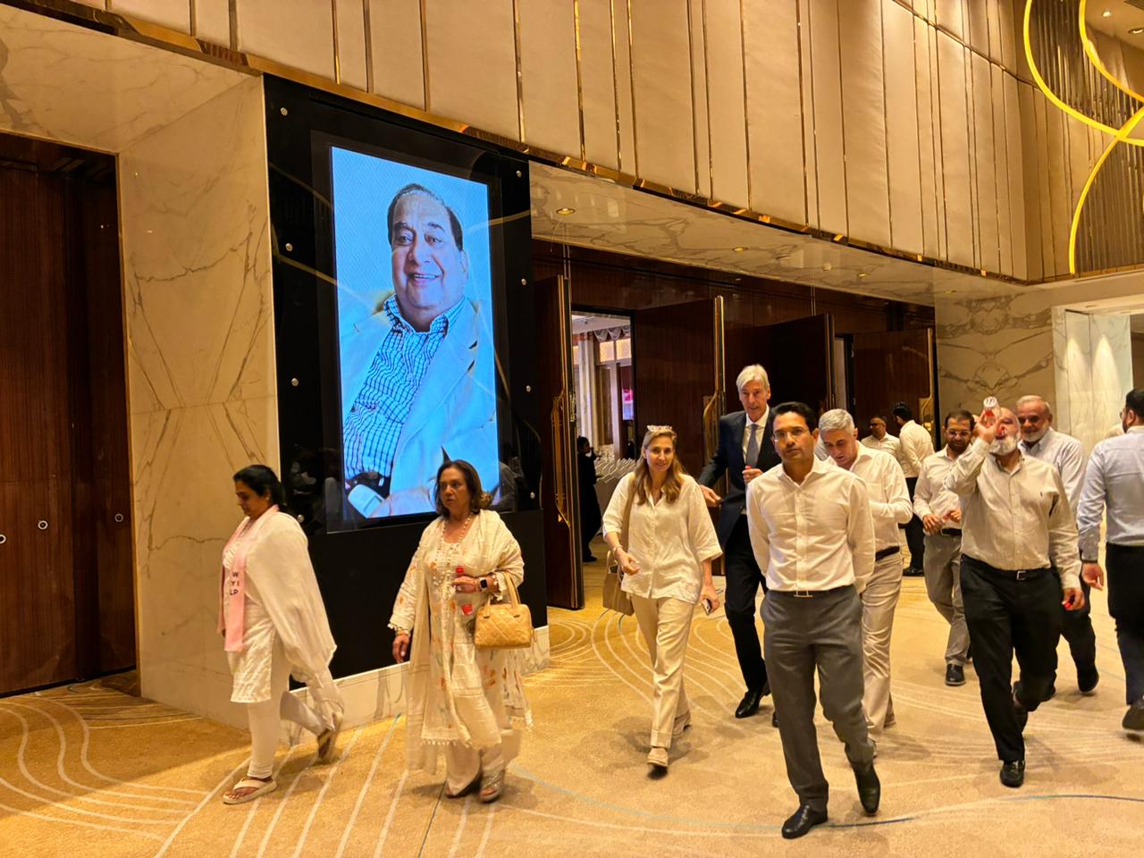 Hundreds gathered in Dubai on April 29 to pay tribute to textile pioneer Vasu Shroff, remembered for his legacy of business, generosity and community service.