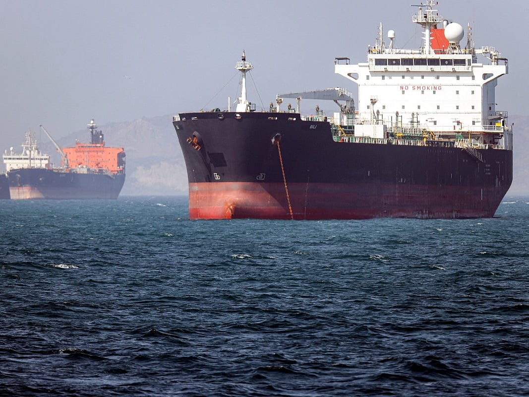 Iran announced the closure of Strait of Hormuz early on Thursday on renewed US attacks overnight following the downing of a US Army AH-64 helicopter blamed by Trump on the IRGC.