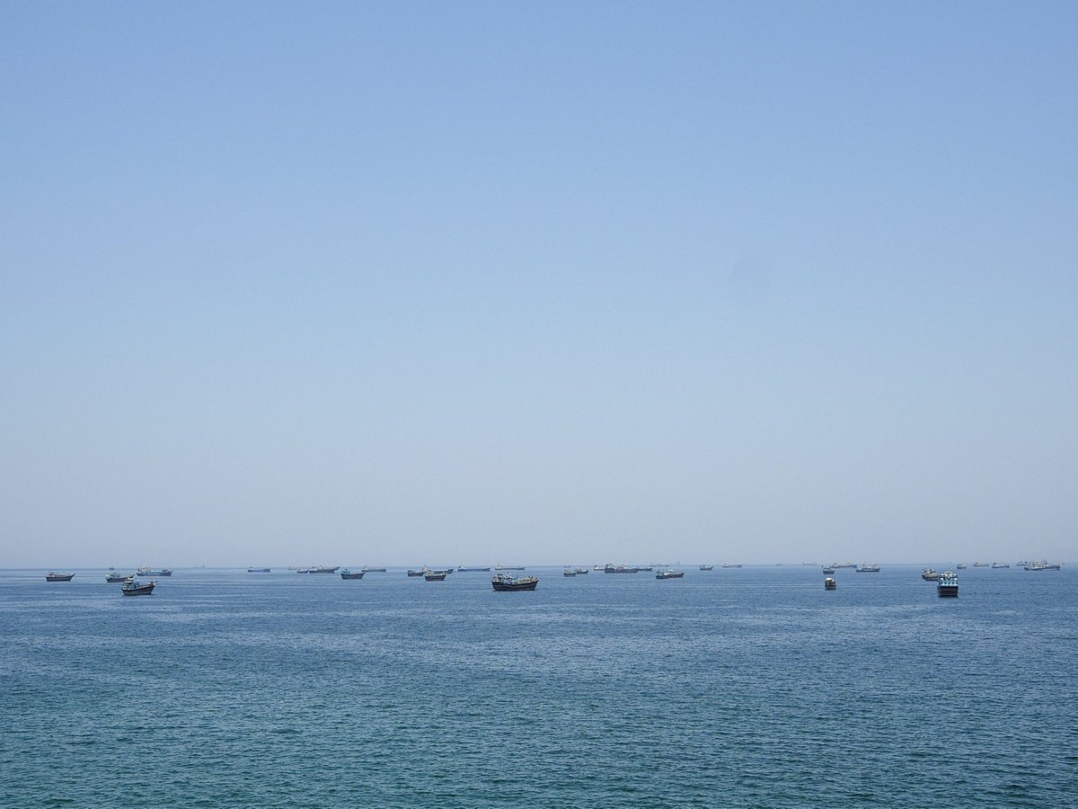 Indian mission aids crew after fatal dhow blaze near Strait of Hormuz