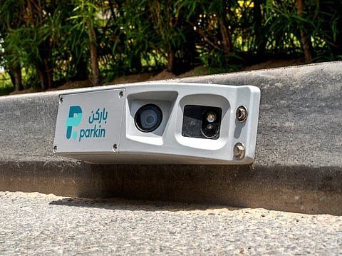 The devices are fully solar-powered, reflecting Dubai’s wider push toward sustainable urban infrastructure.