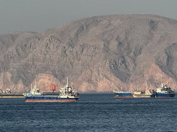https://www.marinetraffic.org/