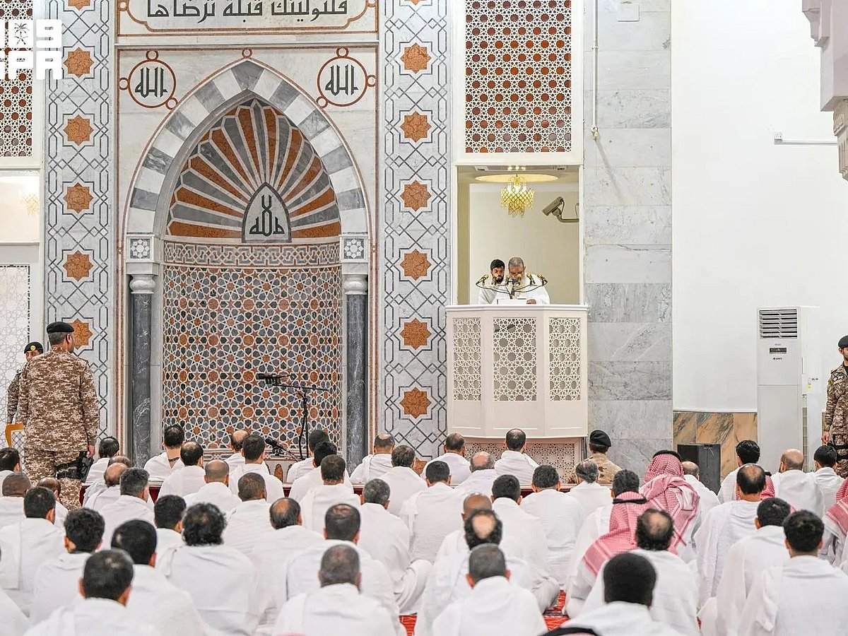 Delivering the sermon at Namirah Mosque, Sheikh Al Hudhaifi said Hajj reflects the highest values of harmony, solidarity and cooperation among Muslims, 