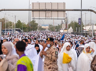 Saudi Arabia urges pilgrims to remain in Arafat camps during peak heat hours
