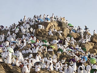 Pilgrims streamed into the vast desert plain in an atmosphere of calm and order, as Saudi authorities oversaw tightly coordinated crowd movements and extensive field operations across the holy site. 