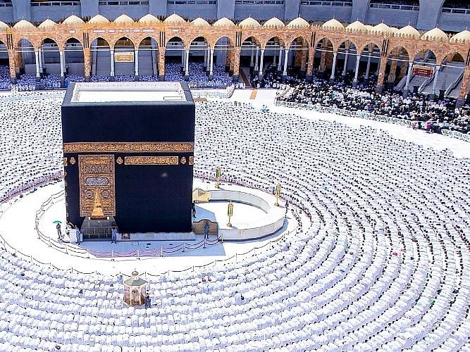 Pilgrims completed the main rites of Hajj, including standing at Arafat, spending the night in Muzdalifah and performing the stoning ritual in Mina.