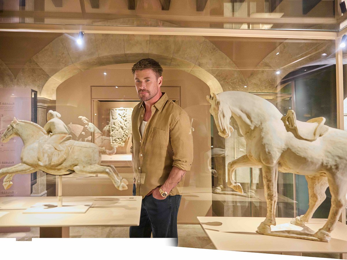 Chris Hemsworth and Elsa Pataky Spotted in Abu Dhabi