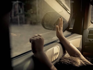 Fujairah Police stressed that the temperature inside a vehicle can increase within minutes, creating potentially fatal conditions for children. 