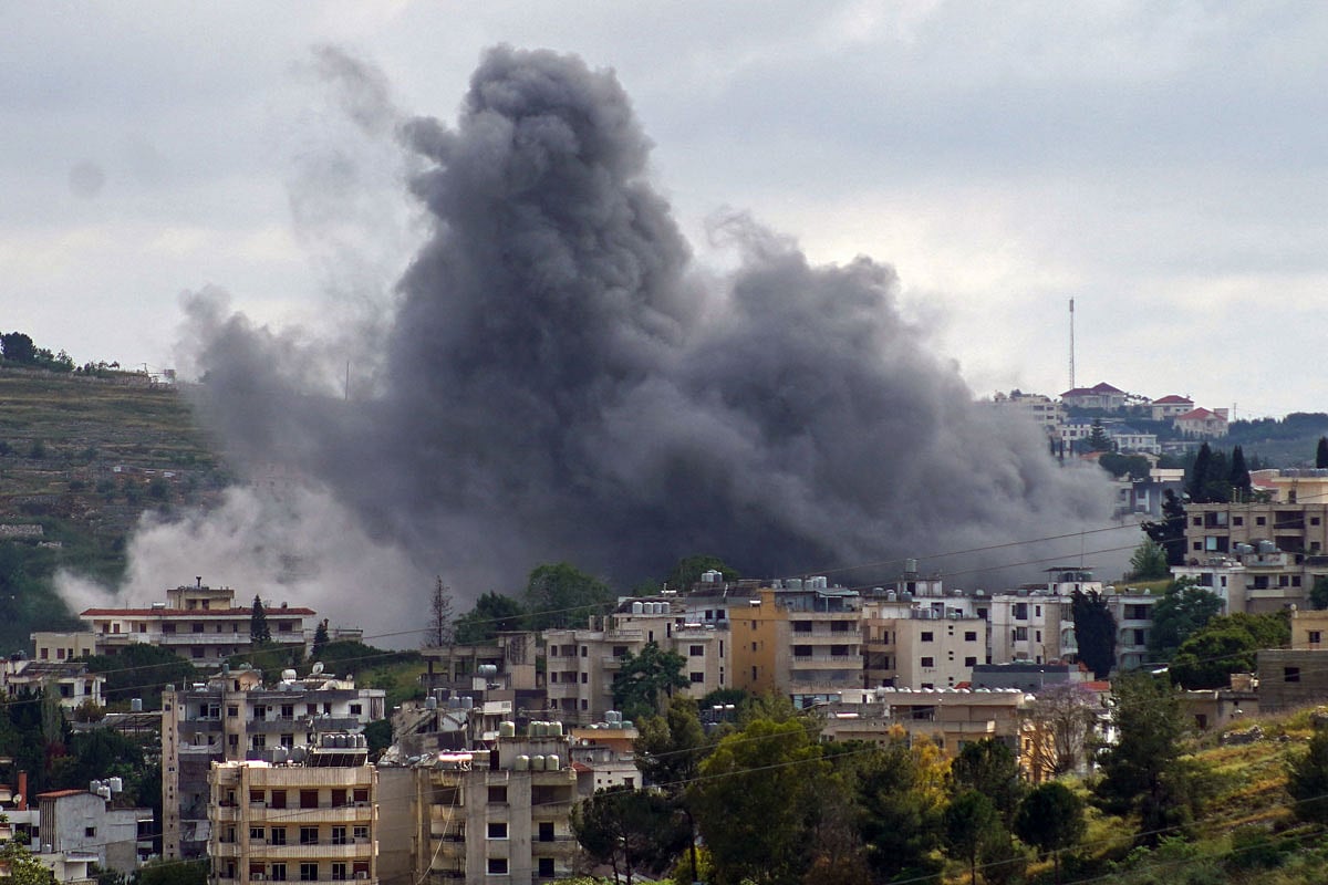 Israel-Lebanon ceasefire agreed as US House curbs Trump on Iran war; UN peacekeeper killed in south Lebanon shelling

US-brokered truce links Israel-Lebanon calm to stalled Iran negotiations