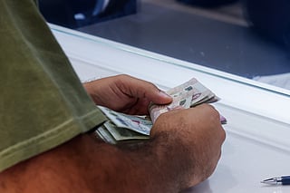 Planning on remitting Indian rupee, Pakistan rupee or Philippine peso? Here’s how you can take advantage of remittance-beneficial rates and when.