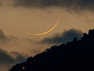  The moon was positioned 5.4 degrees away from the sun at the time of observation and was approximately five hours and 35 minutes old.