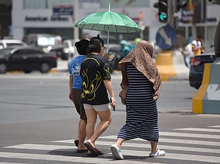 Temperatures are forecast to range between 43°C and 48°C in inland areas, while coastal and island regions can expect highs of 36°C to 42°C. 