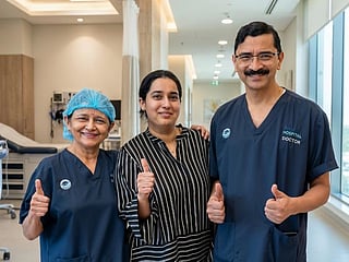 Mahpara Ashraf (centre) with Dr Sandeep Shrivastava (right) and  Dr Shipra Srivastava.