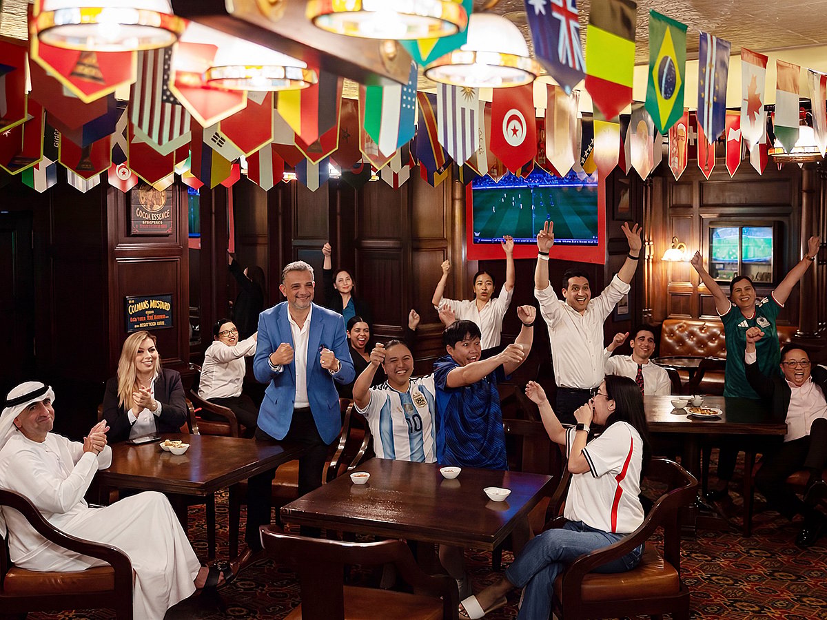 The Pub English Bar, Radisson Blu Hotel Dubai