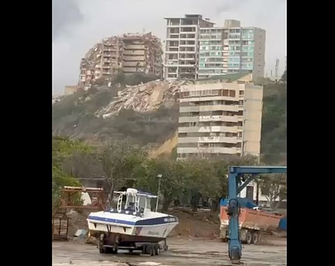 'Buildings collapse, roofs crumble': 2 powerful earthquakes strike Venezuela