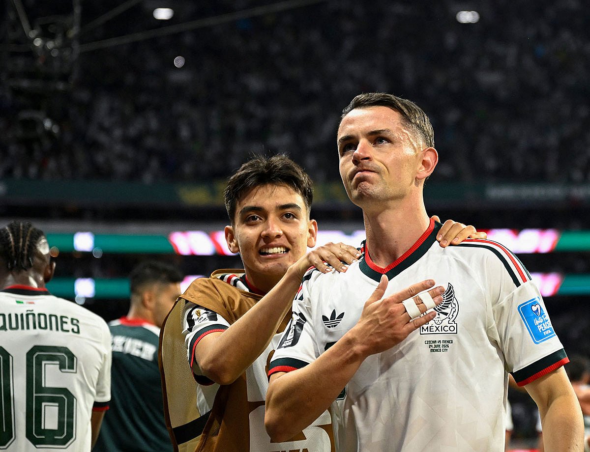 Mexico's midfielder #08 Alvaro Fidalgo celebrates scoring his team's third goal during the 2026 World Cup Group A football match between the Czech Republic and Mexico