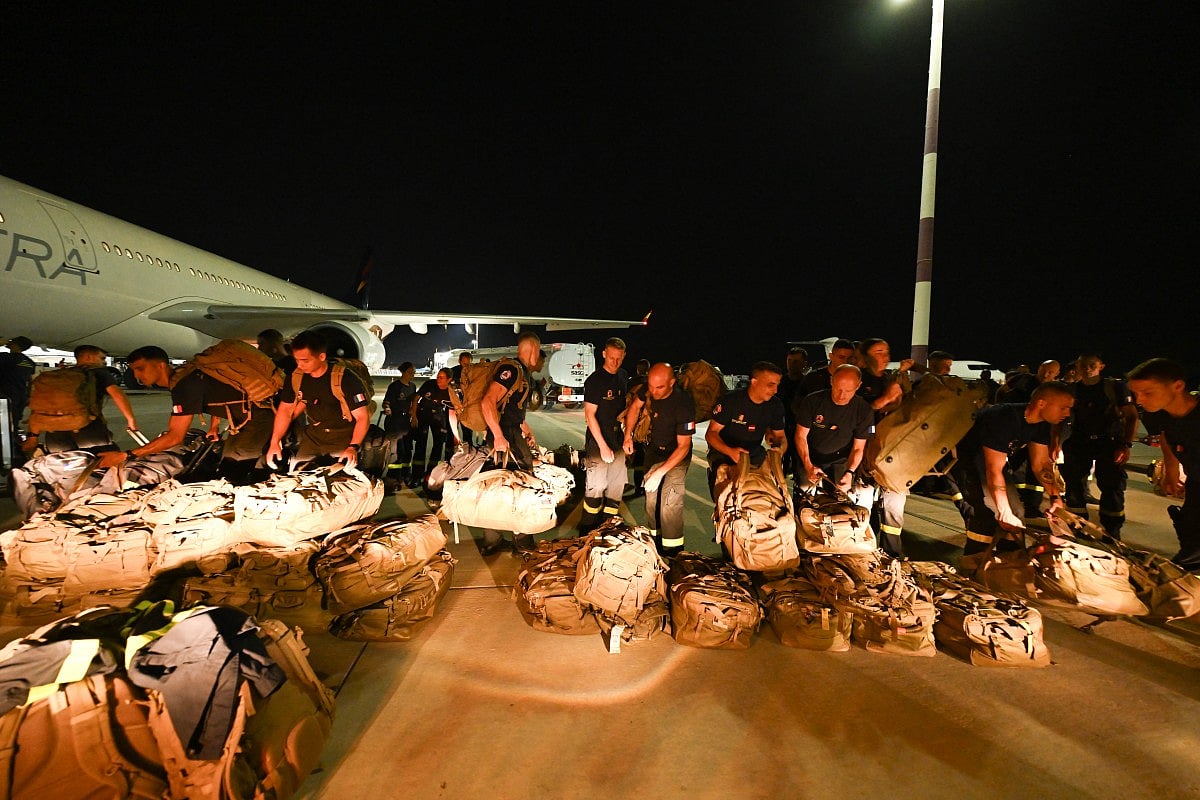 US C-17s bring medical aid as Caracas airport partially reopens after quakes