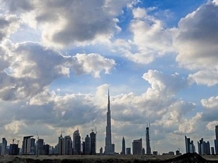 Daytime temperatures are expected to reach between 41°C and 46°C in inland areas, while coastal regions will see highs of 36°C to 41°C. 