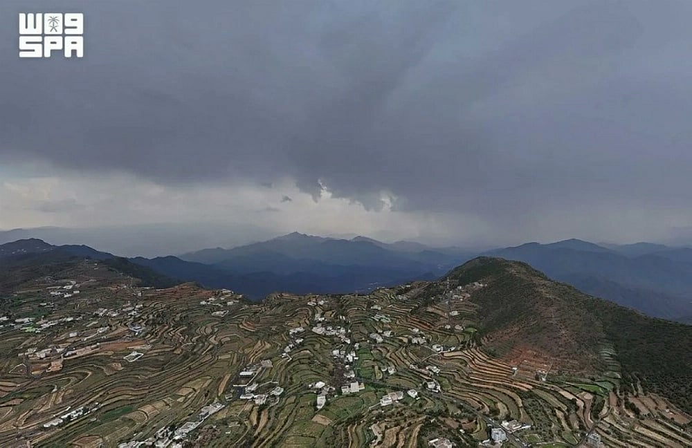 Rainfall is forecast to persist across Jazan, Asir, and Al Baha until Thursday.