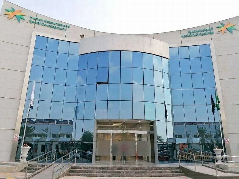 Expatriate workers have been urged to renew or issue work permits before the grace period expires.