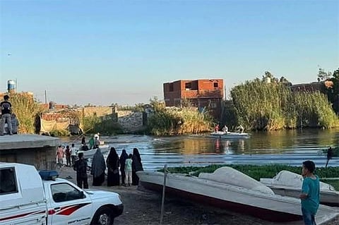 Officials said river rescue teams continued searching the canal for the vehicle's driver, a 48-year-old man, who remained missing. The victims, aged between 10 and 17, were reportedly working in agricultural fields at the time of the accident.