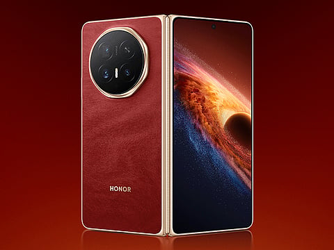 HONOR Magic V6 hits market, with new standards of foldable performance 