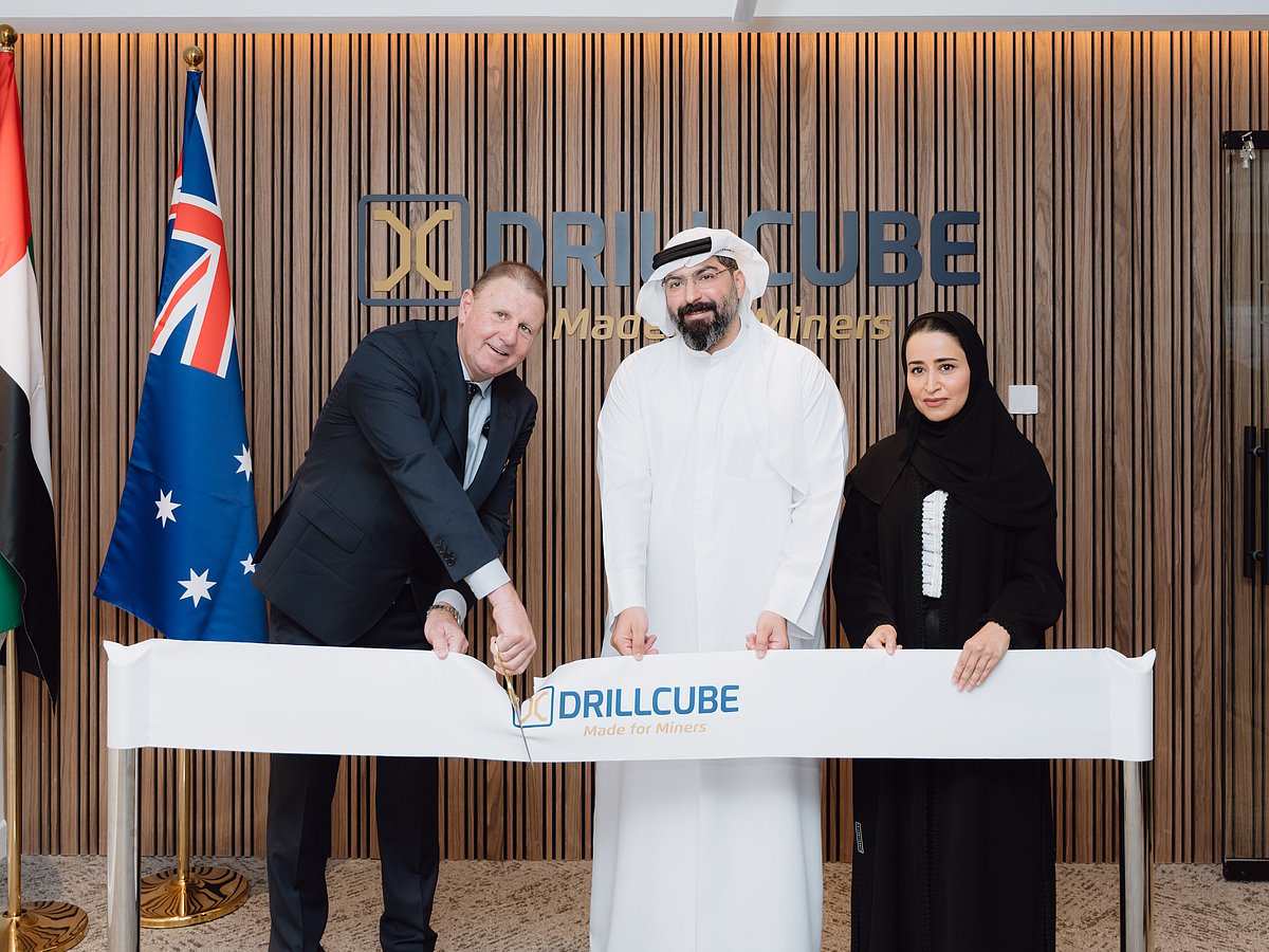 Jason Wasley, Managing Director, Drillcube; Saoud Al Awadhi, Director of Sales, JAFZA; and Ebtesam Alkaabi, Senior Vice President, JAFZA Sales, during the inauguration of Drillcube’s EMEA Hub in Dubai
