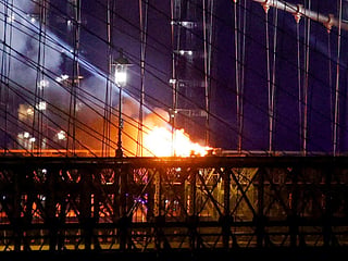 No injuries as firefighters douse short-lived Brooklyn Bridge fire