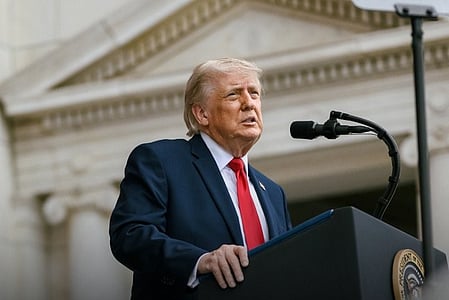 Trump vows to speak ‘no matter what’ as storms and heat roil July 4 crowds