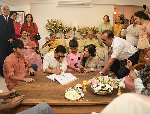 The first picture from Aamir Khan and Gauri Spratt's wedding