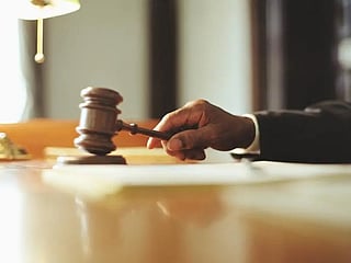 The amendment is intended to ensure that travel ban applications are decided immediately after being submitted. 