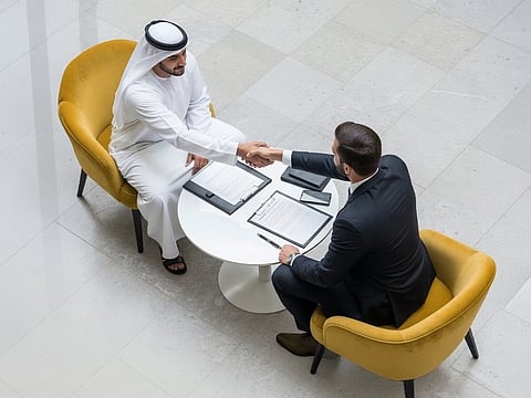 Contract amendments are governed by Federal Decree-Law No. 33 of 2021 on the Regulation of Labour Relations. 