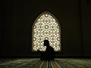 The mosque accommodates around 350 worshippers, including a main prayer hall for 300 men and a separate prayer area for 50 women.