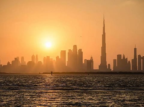 Temperatures are forecast to range between 42°C and 47°C inland, 37°C to 41°C along the coast and islands, and 32°C to 37°C in mountainous areas.