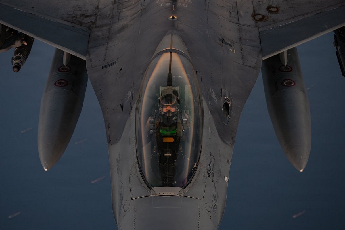 US launches new attacks on Iran amid Hormuz closure