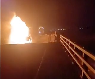 The US has reportedly struck a key Iranian road bridge connecting Bandar Abbas to other cities inland, dropping it into the Shur River. The strike has killed at least 2 people, injured 4, and caused power outages in the area, according to an unverified report.