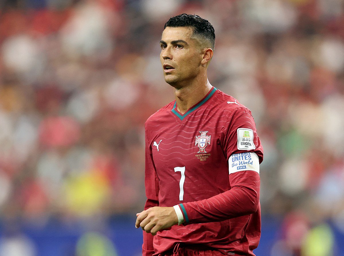 Did Ronaldo like a post accusing FIFA of corruption?