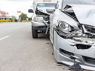 How to report an accident caused by an unknown driver in the UAE