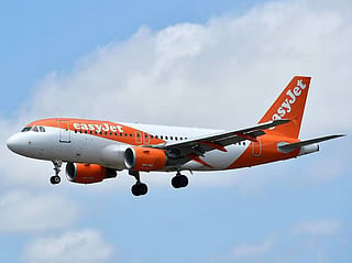 Flight forced to return after 10-passenger fight