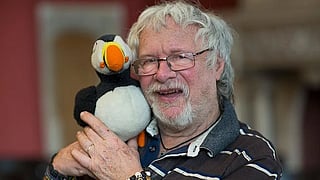 Bill Oddie, the comedian, broadcaster and passionate conservationist who spent decades introducing British audiences to their own back gardens, has died at the age of 85.