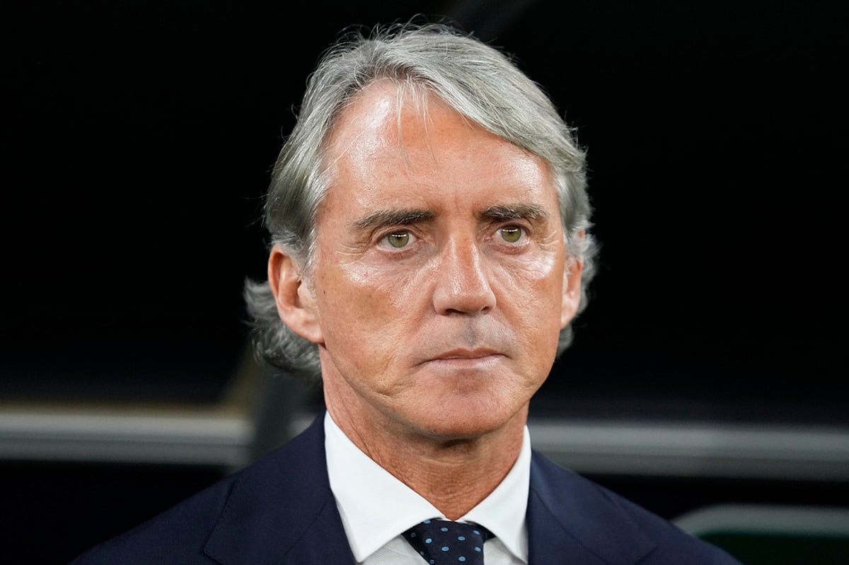 Roberto Mancini Apologises After Italy Return