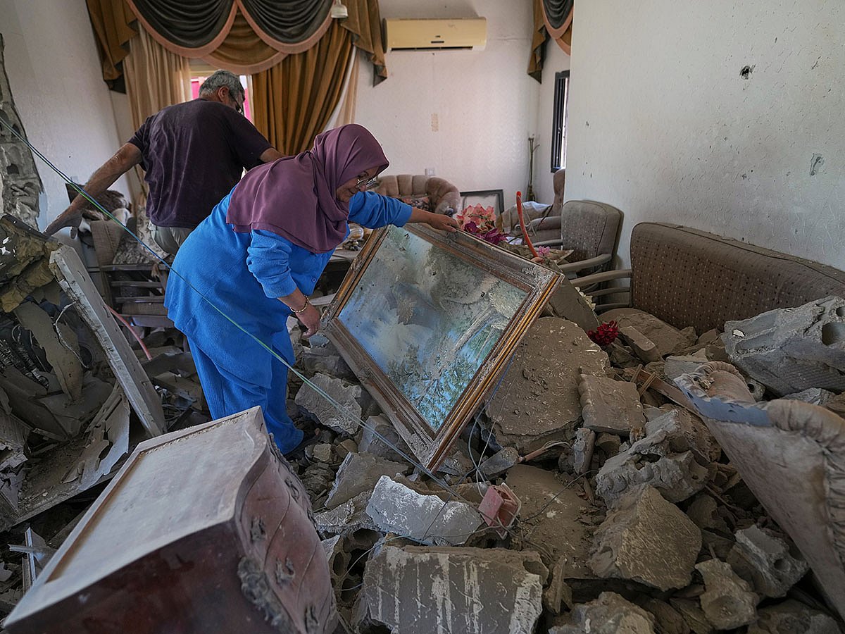 Limited Return to Southern Lebanese Village Under Israeli 'Pilot Zones' Deal