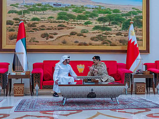 King of Bahrain receives Sheikh Hamdan bin Mohammed 