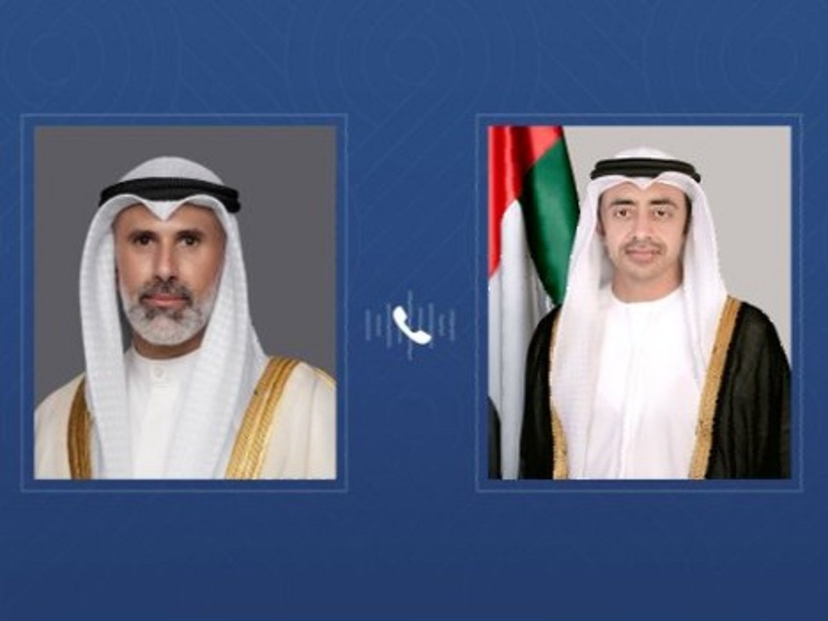 Abdullah bin Zayed Receives Call from Kuwaiti Foreign Minister
